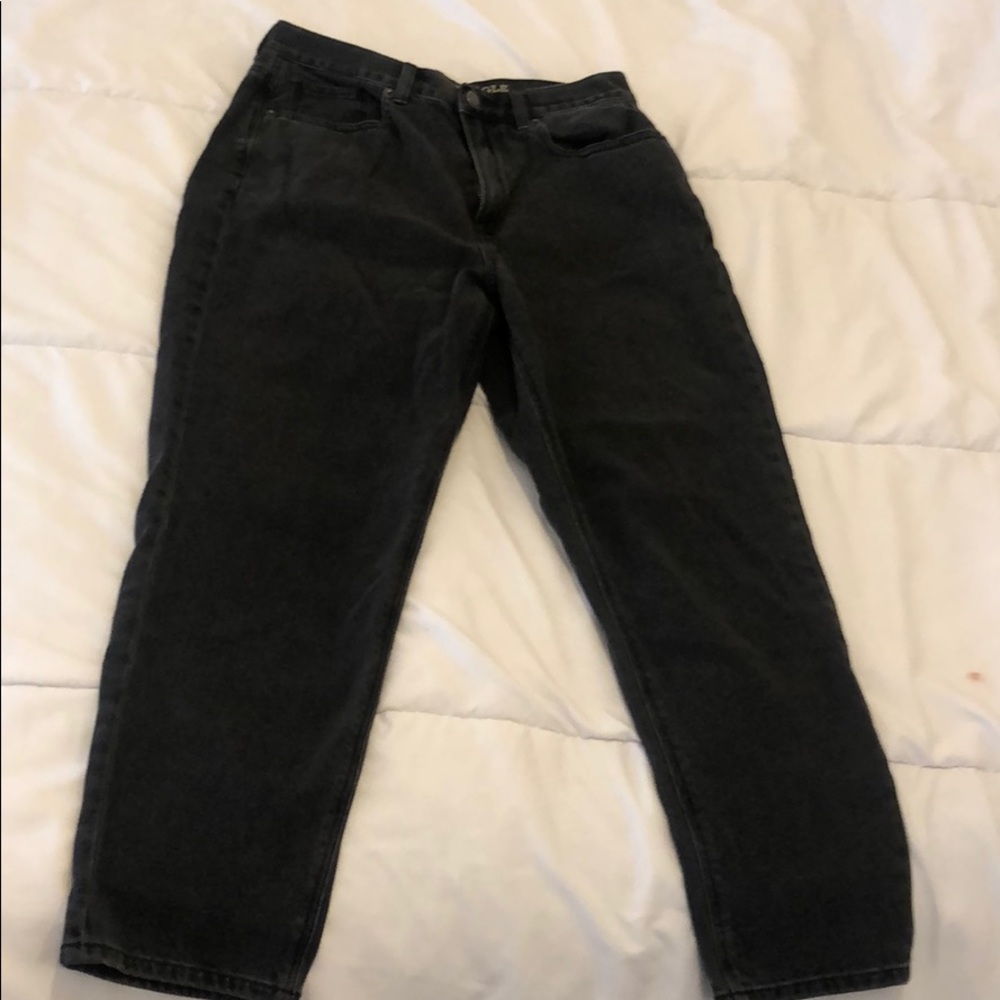 American Eagle Black Mom Jeans Size 6 Short